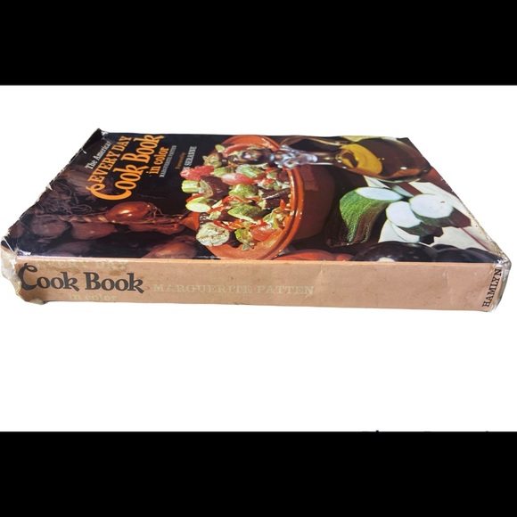 Vintage 1971 The American Every Day Cookbook By Margeurite Pattern - Picture 3 of 9